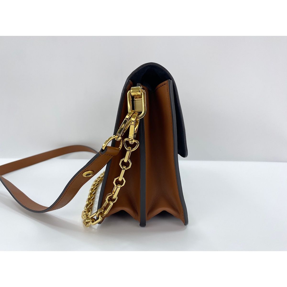 Louis Vuitton Shoulder Bag Reverse Dauphine MM — view 4