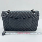 Chanel Shoulder Bag Quilted 25 — view 4
