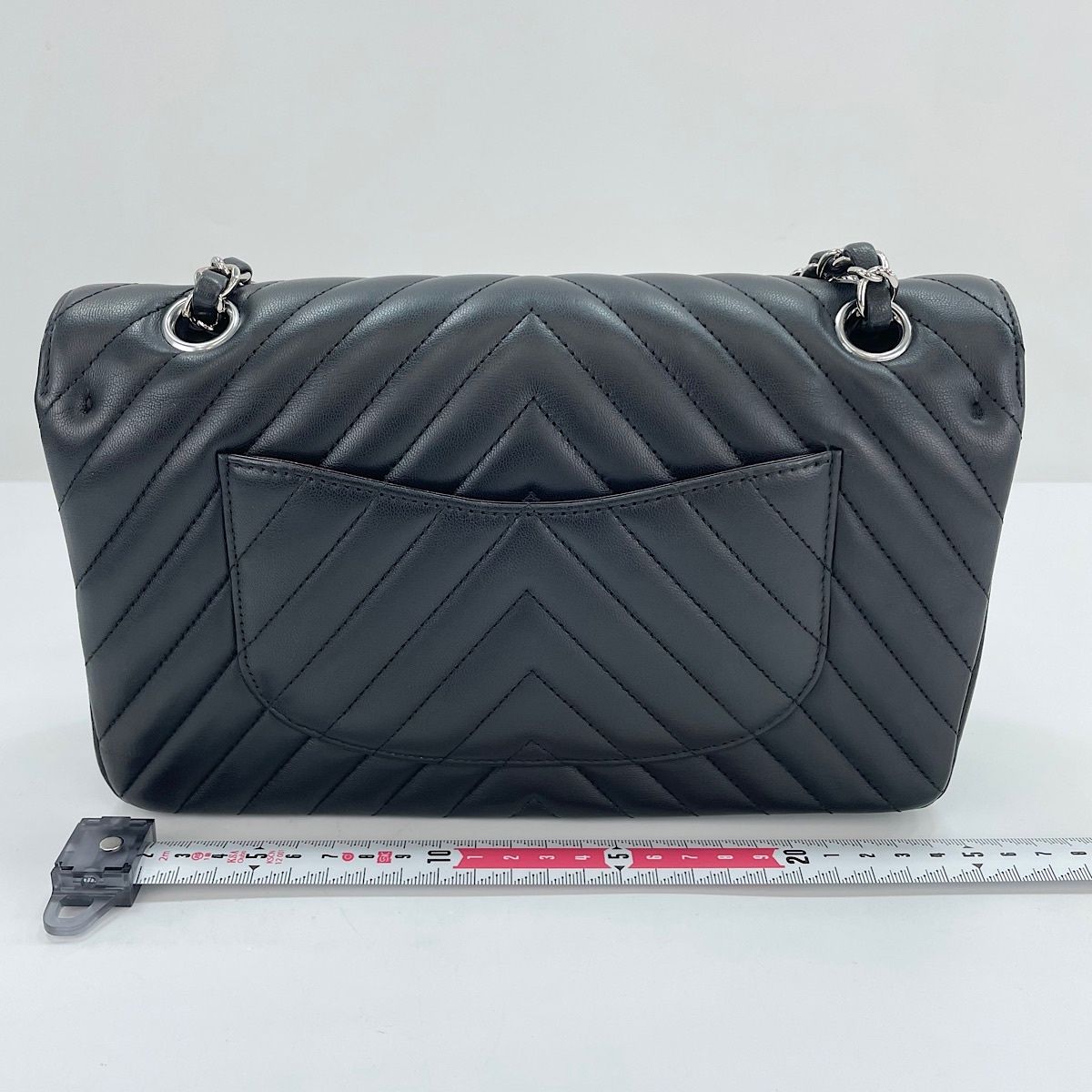 Chanel Shoulder Bag Quilted 25 — view 4
