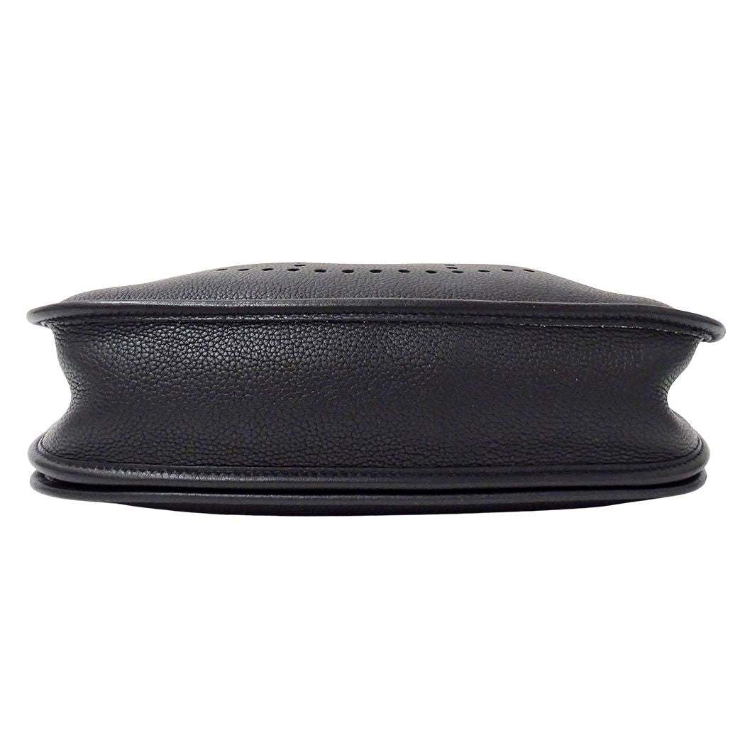 Hermes Shoulder Bag Evelyne 2 PM Taurillon Clemence Black Gold — view 3