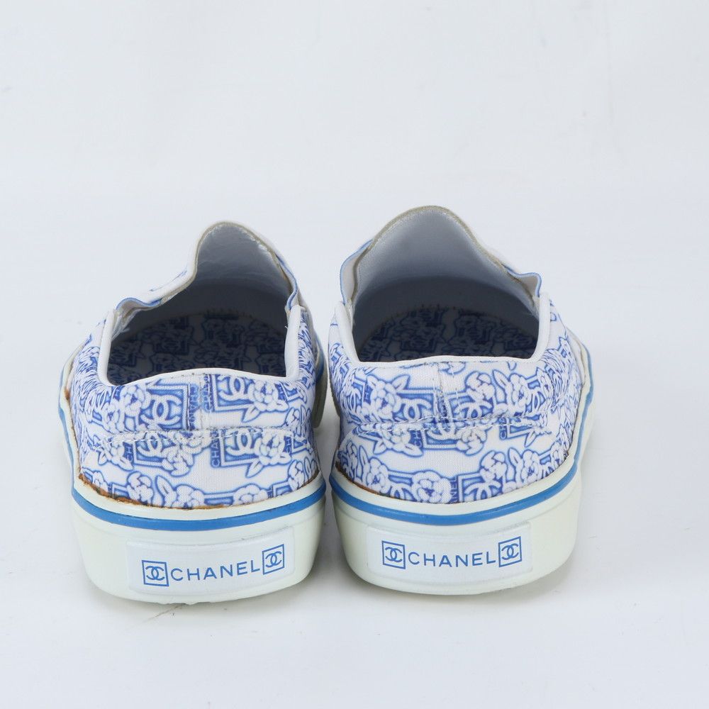 Chanel CC Logo Camellia Flower Pattern Slip Ons 38 Low Cut Shoes Flat — view 4