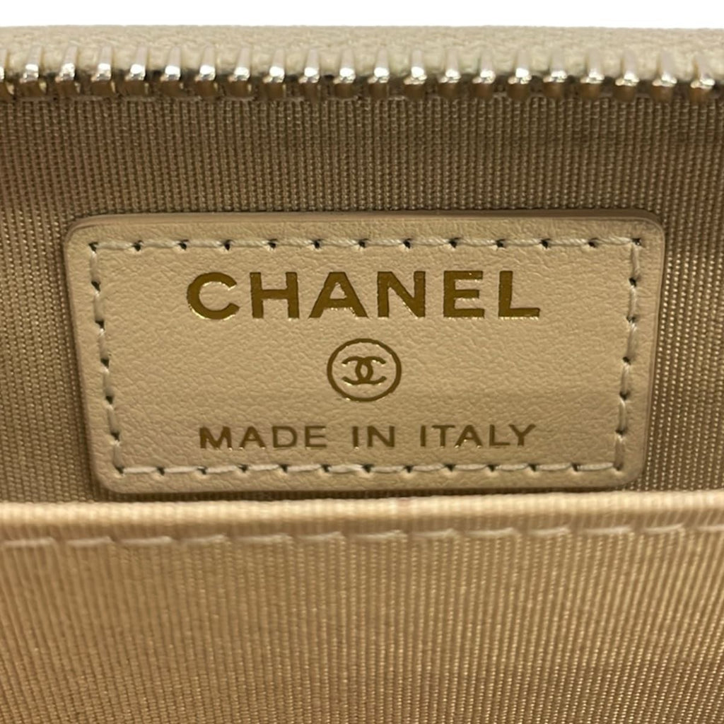Chanel Coin Case 19 Beige Zip Around Lambskin — view 4