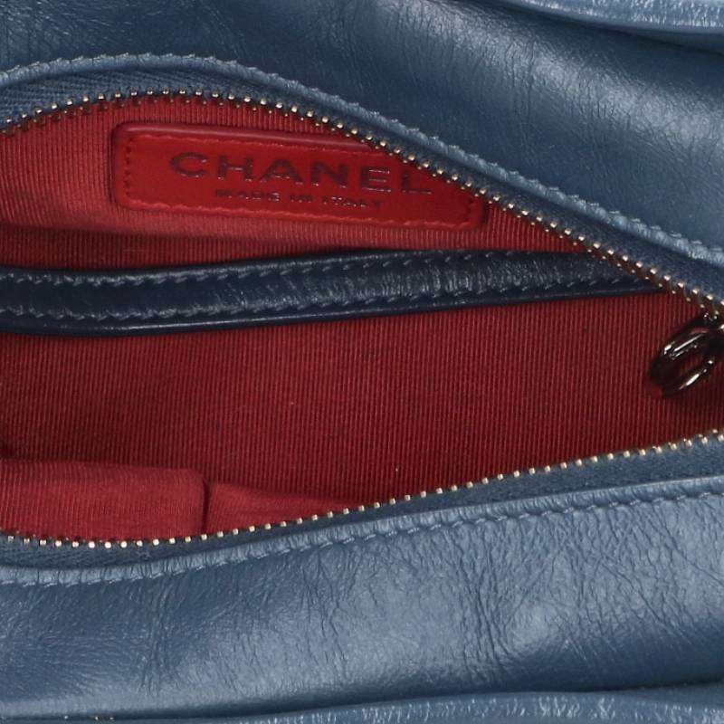Chanel Gabriel de Small Che Blanc Aged Calfskin Chain Hobo Shoulder — view 3