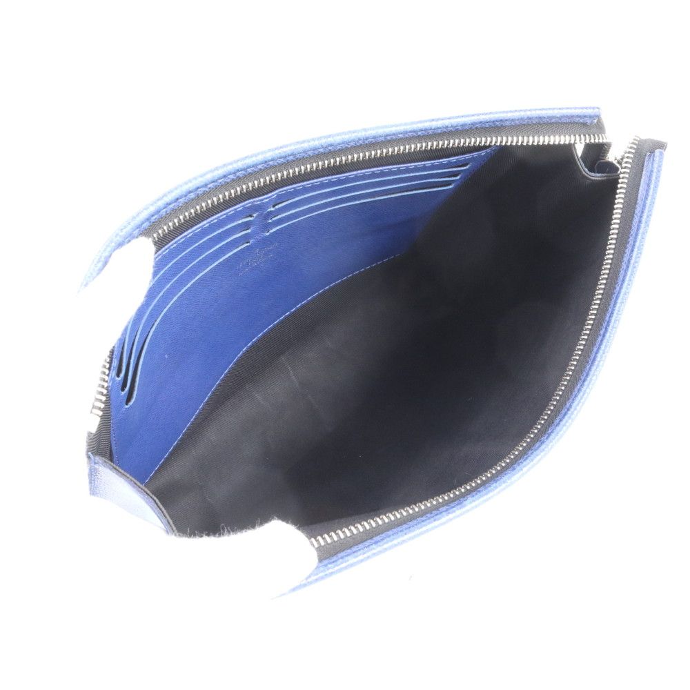 Louis Vuitton Taiga Pochette Voyage MM Leather Clutch Business — view 6