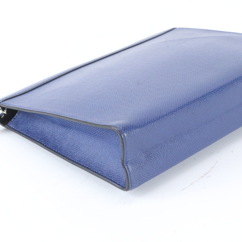 Louis Vuitton Taiga Pochette Voyage MM Leather Clutch Business — view 3