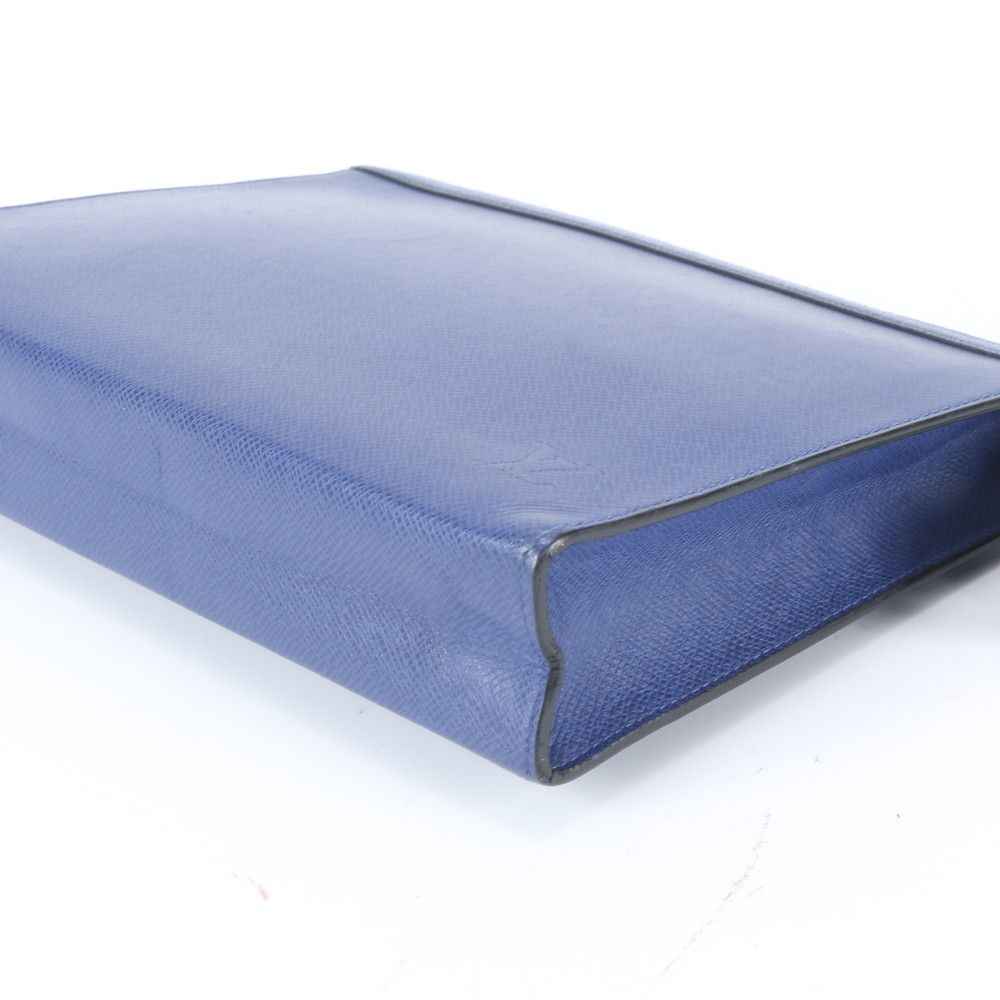 Louis Vuitton Taiga Pochette Voyage MM Leather Clutch Business — view 5