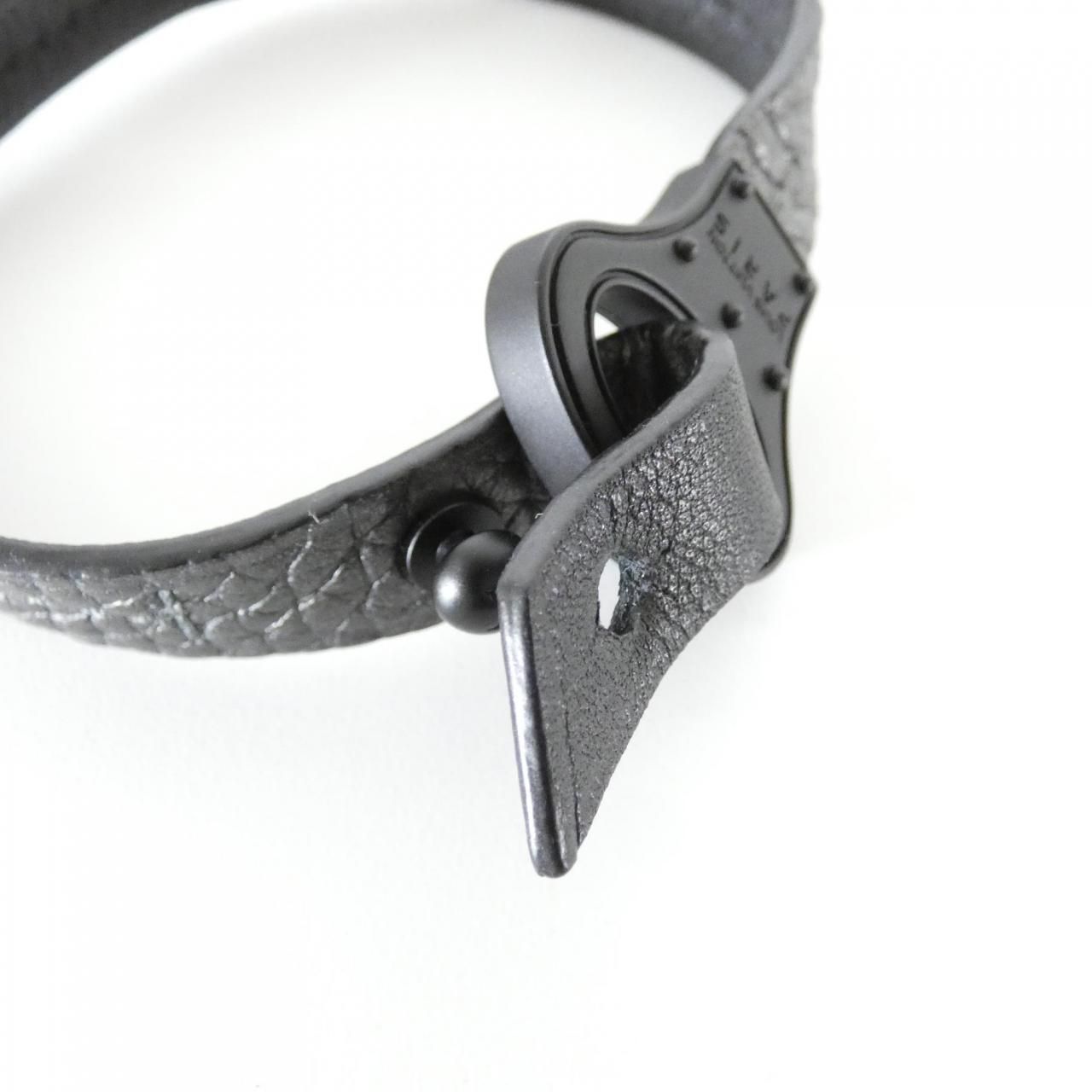 Louis Vuitton Bracelet Archive — view 3