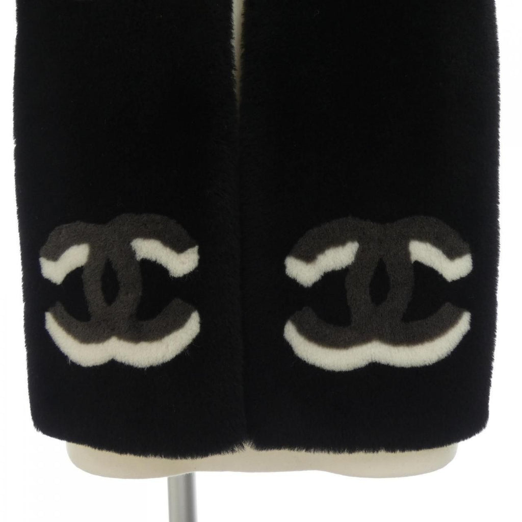 Chanel Shearling Scarf Black — view 4