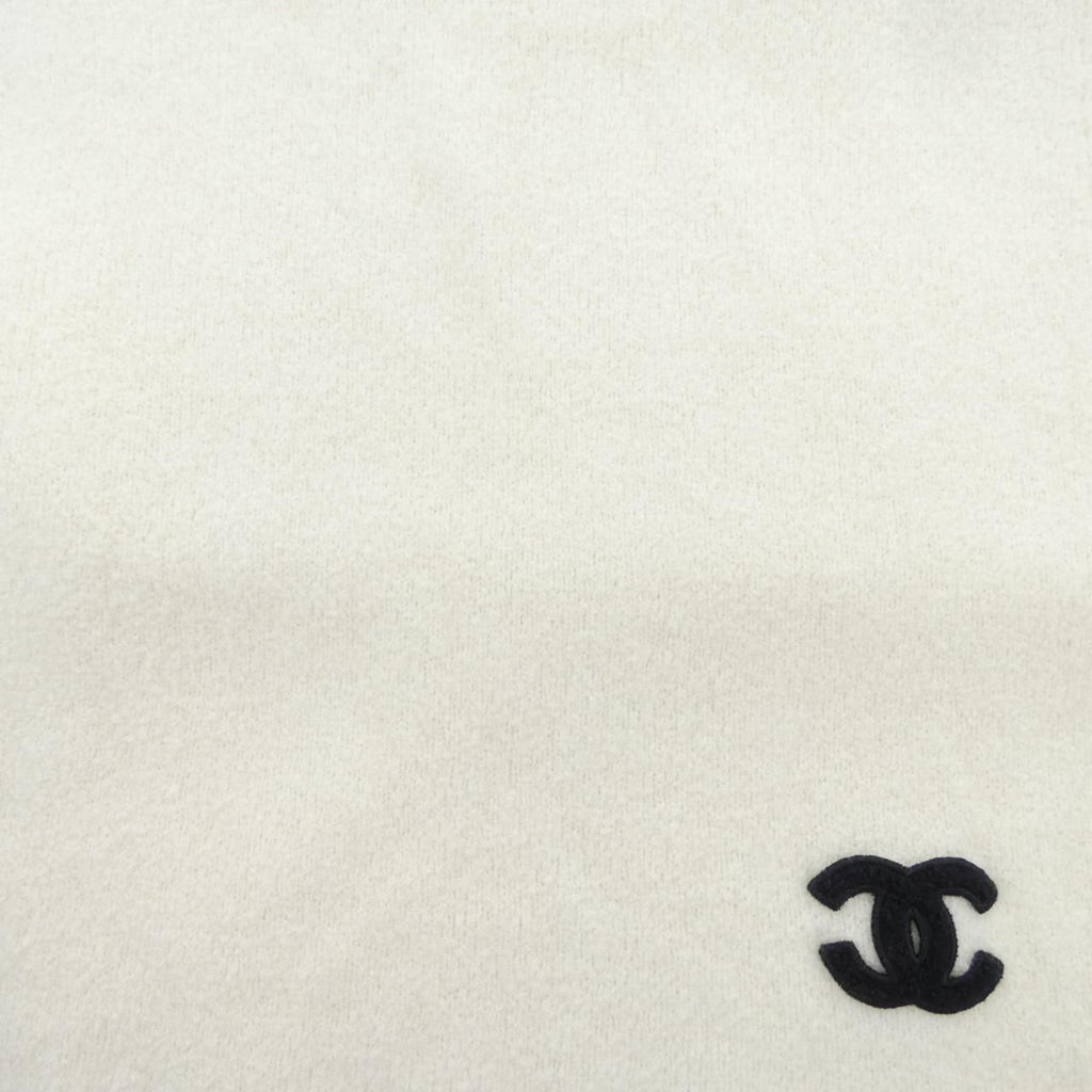 Chanel Scarf Beige — view 4
