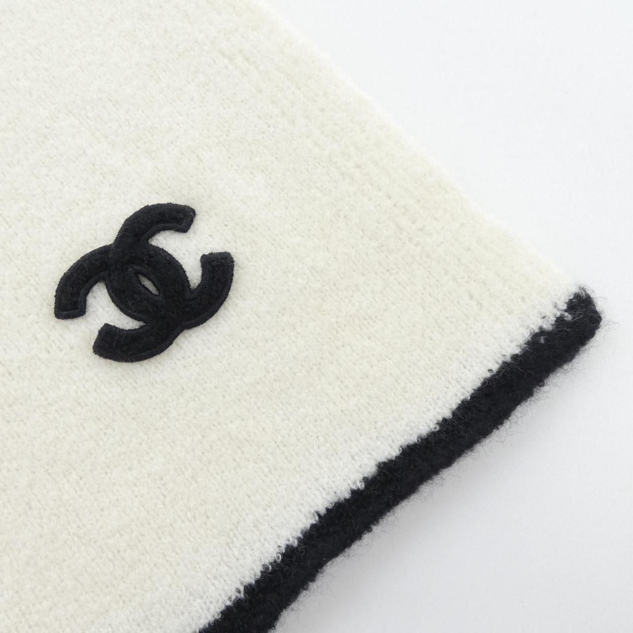 Chanel Scarf Beige — view 2