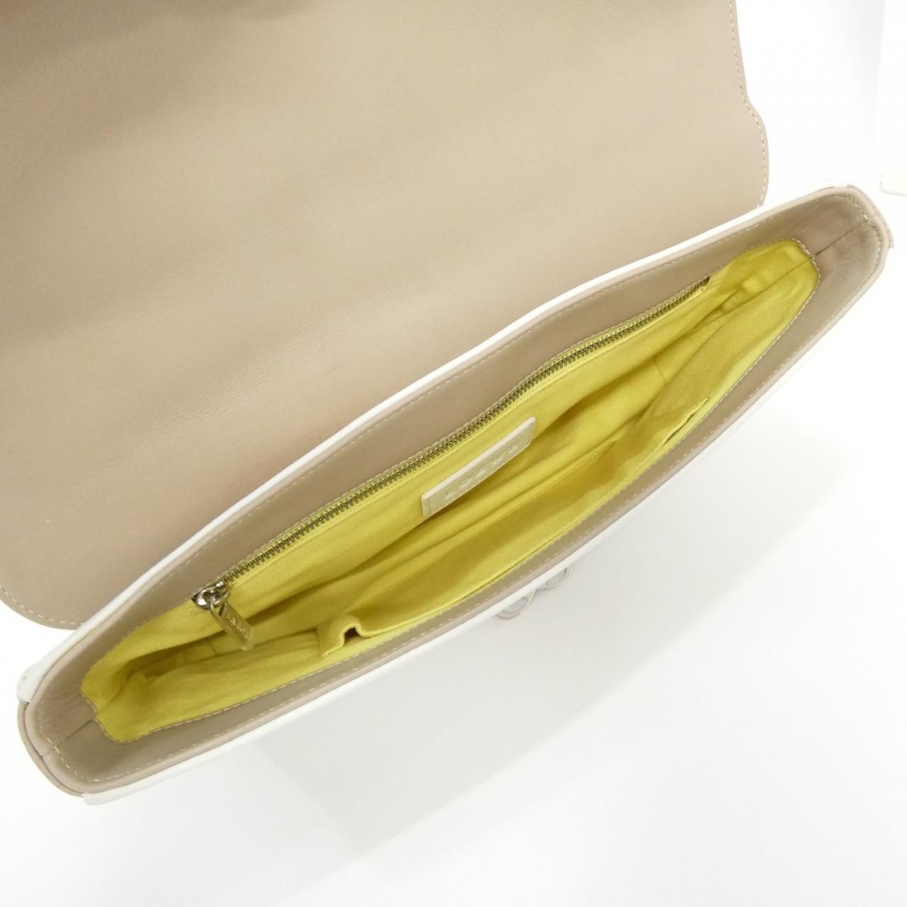 Loewe Vintage Bag Handbag White — view 8
