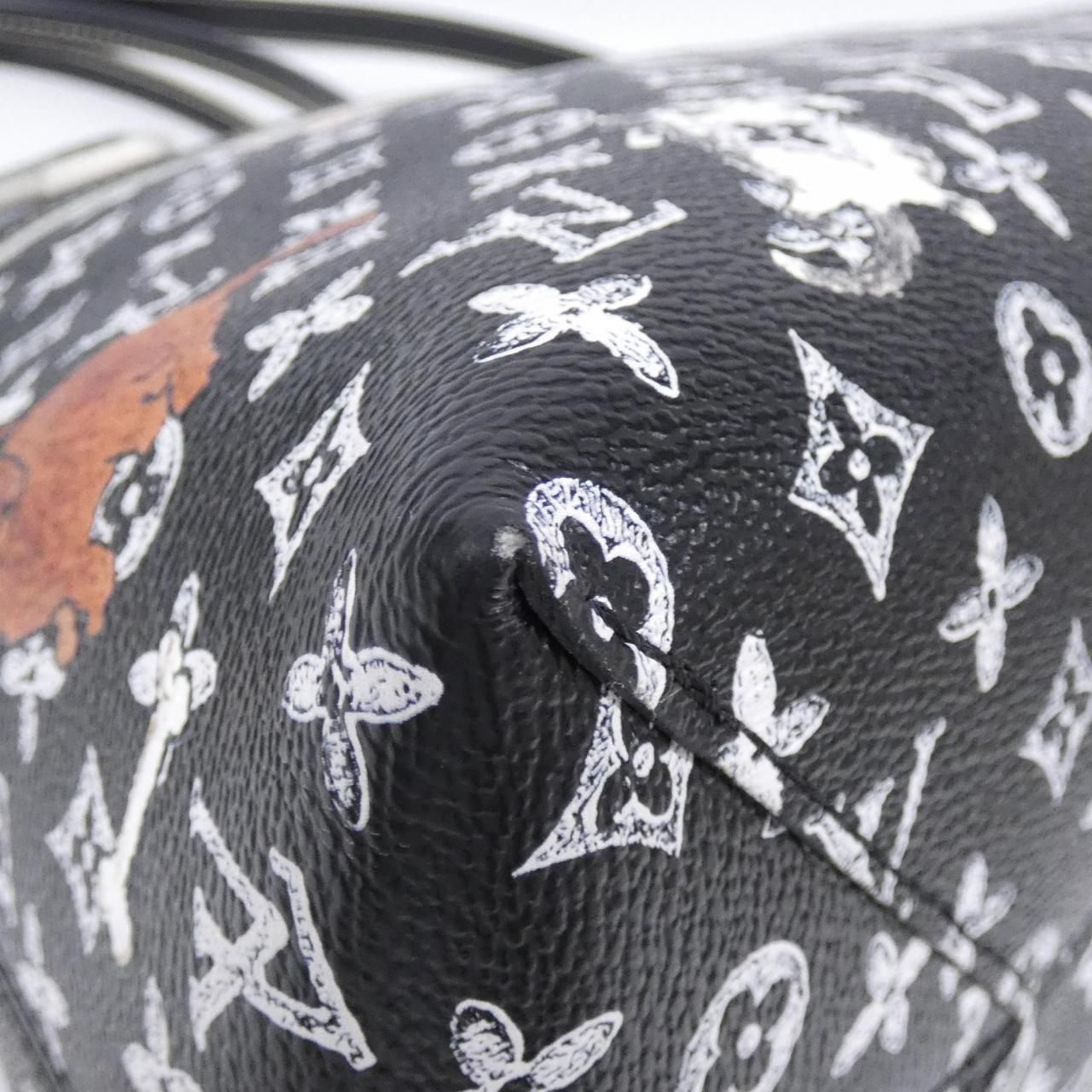 Louis Vuitton Monogram Alma Small XXL Shoulder — view 3