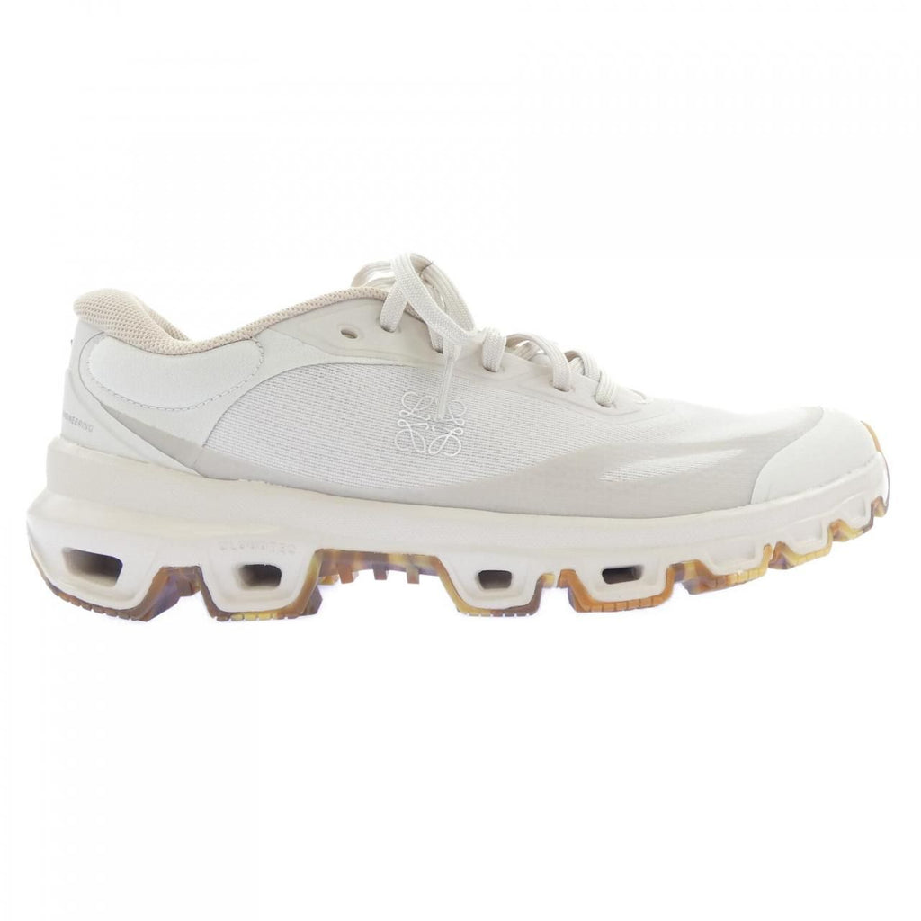 Loewe Sneakers Beige