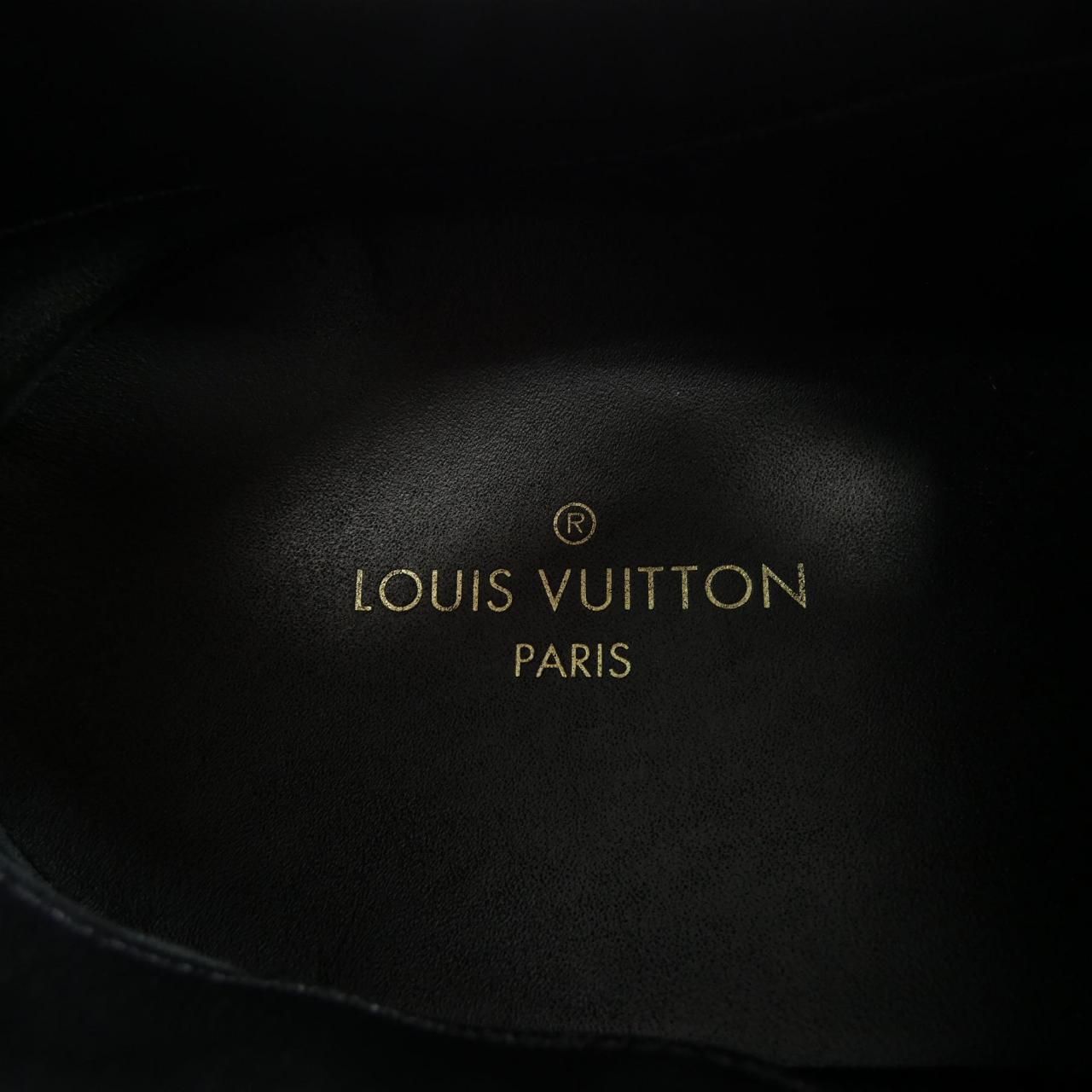 Louis Vuitton Run Away Line Sneakers — view 6