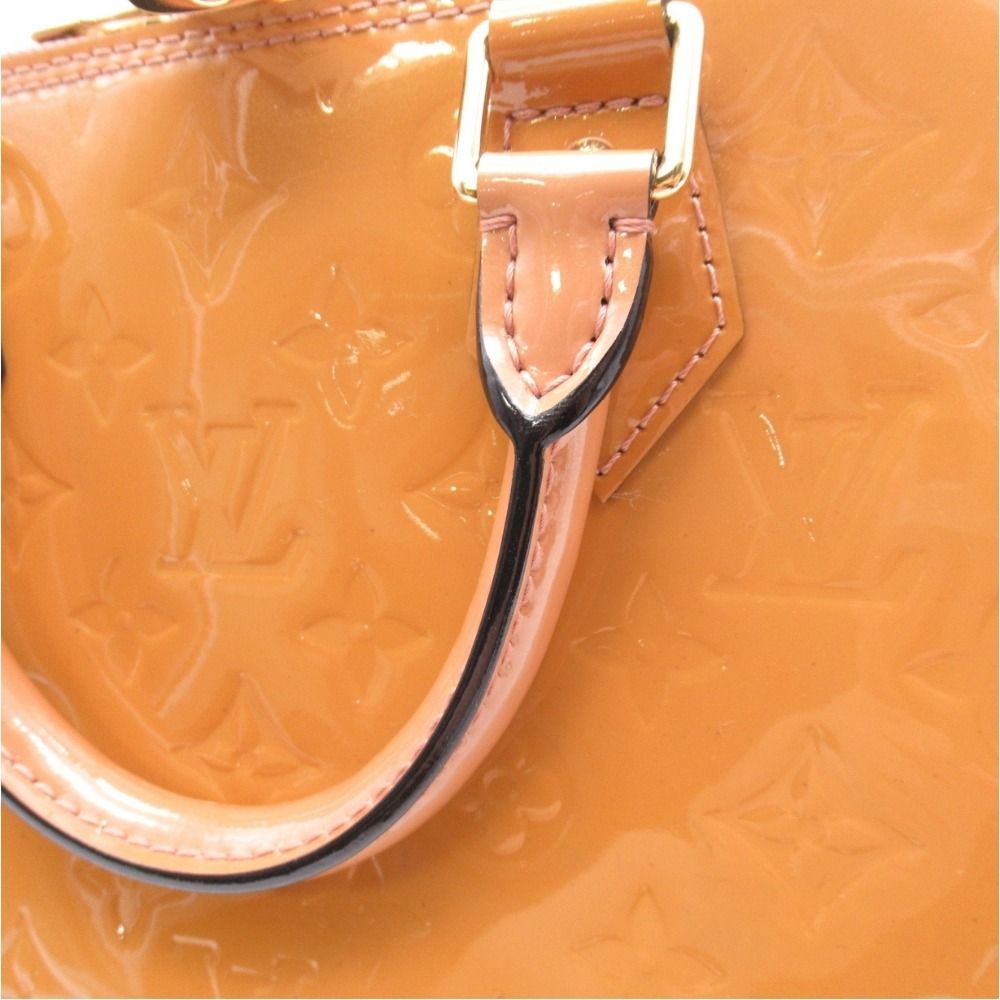 Louis Vuitton Vernis Alma PM Handbag Beige Rosevelle — view 9