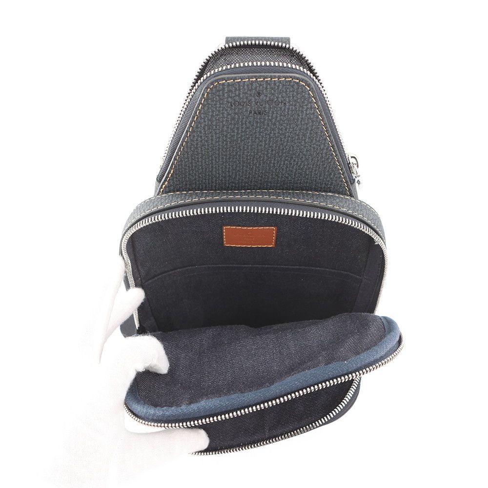 Louis Vuitton Belt Bag Monogram Record Avenue LV Fall Collection — view 6