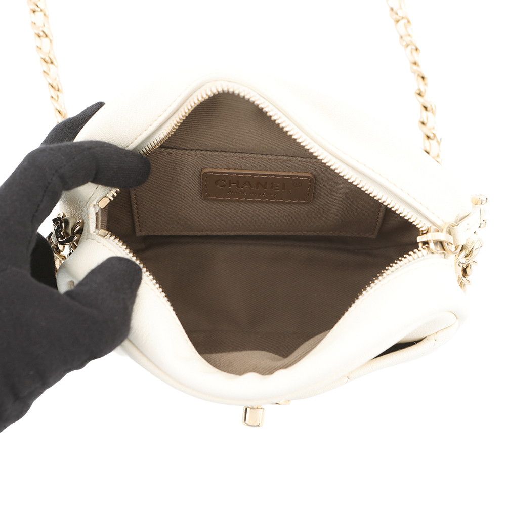 Chanel Chain Shoulder Bag Quilted CC Logo Leather — view 5