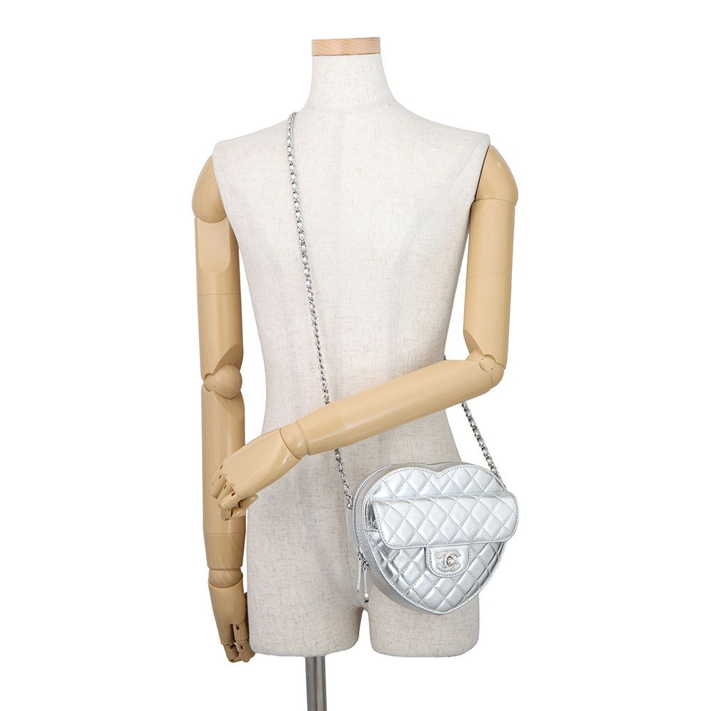 Chanel Chain Shoulder Bag Quilted CC Logo Heart — view 4