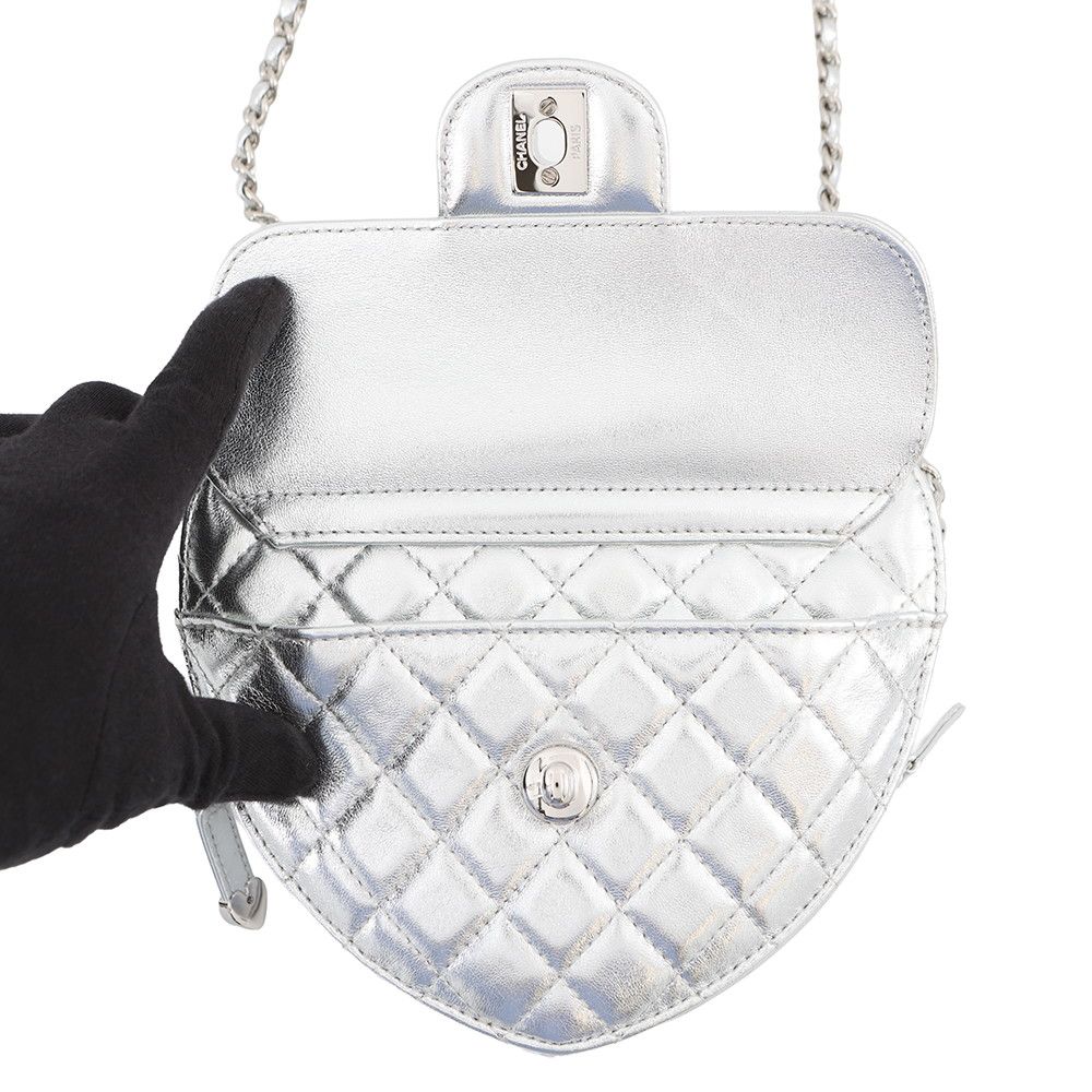 Chanel Chain Shoulder Bag Quilted CC Logo Heart — view 5