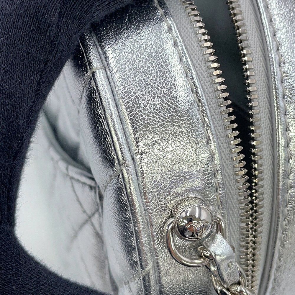 Chanel Chain Shoulder Bag Quilted CC Logo Heart — view 9