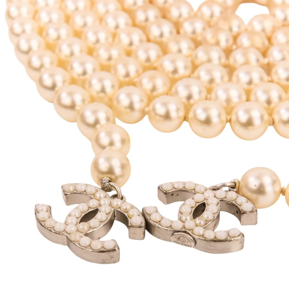 Chanel CC Logo Pearl Necklace Gold — view 6