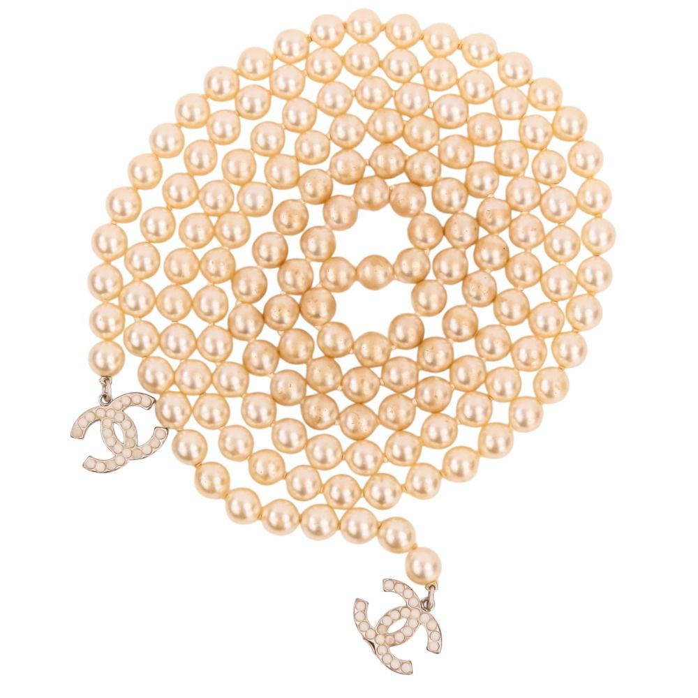 Chanel CC Logo Pearl Necklace Gold — view 5