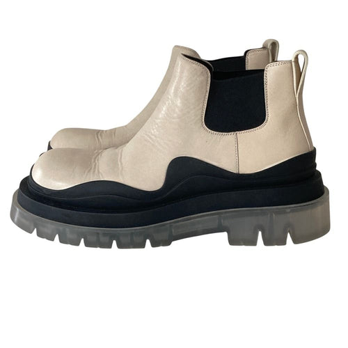 Bottega Veneta Tire Leather Side Gore Chelsea Boots 41 Ivory — view 2