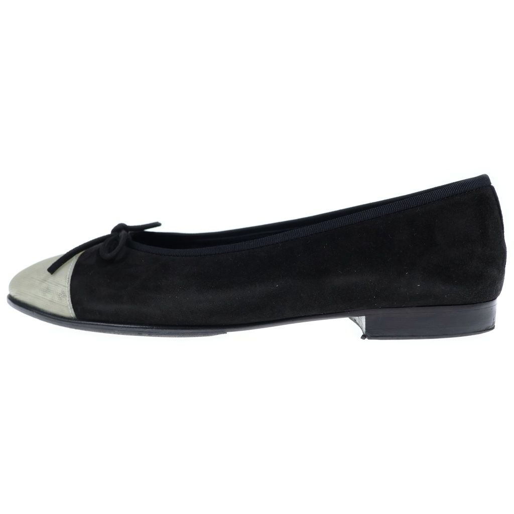 Chanel CC Logo Flat Shoes Black