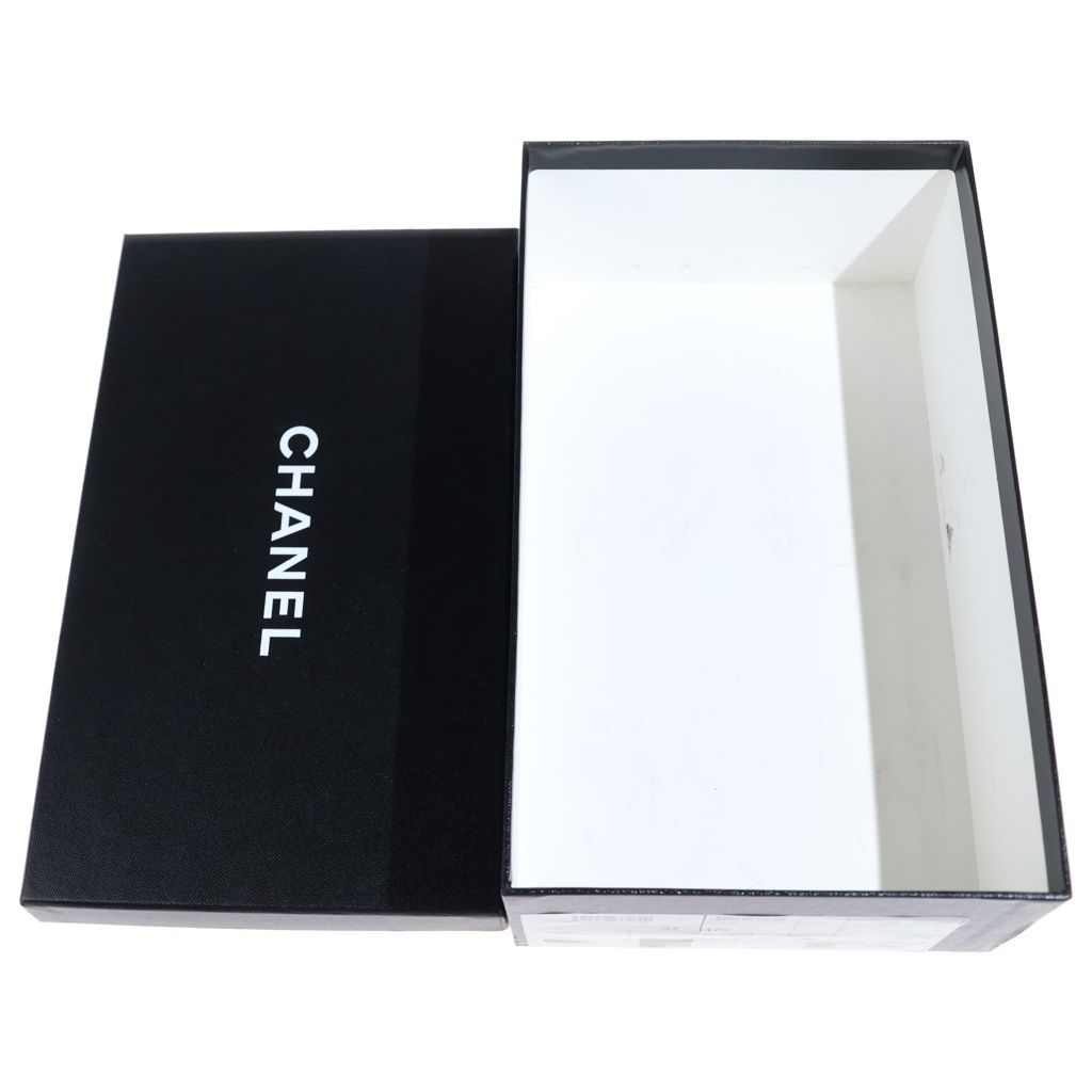 Chanel CC Logo Flat Shoes Black — view 6