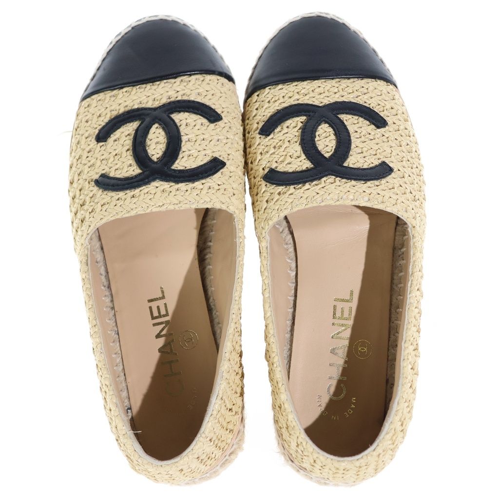 Chanel CC Logo Espadrilles Flat Shoes Beige Black — view 4