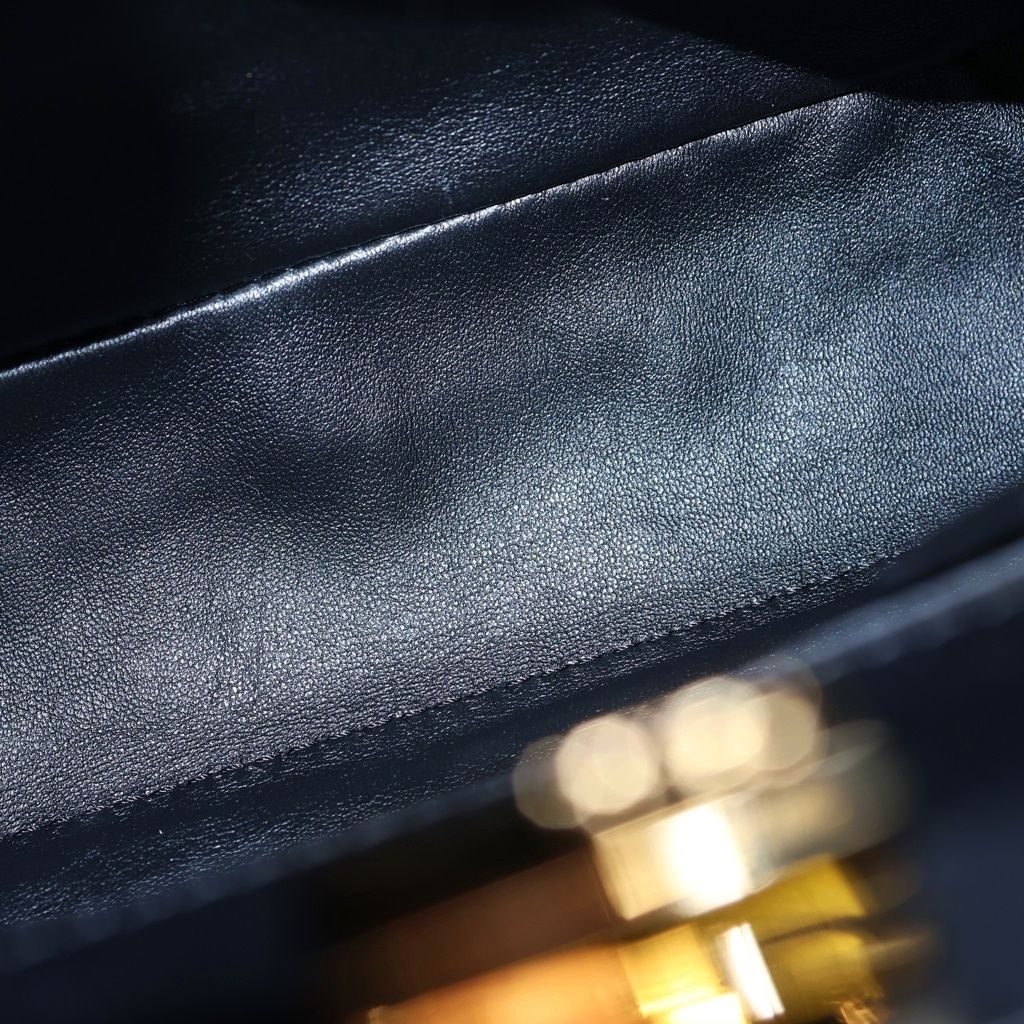Fendi Peekaboo Leather Gold 2-Way Shoulder Bag Black — view 8