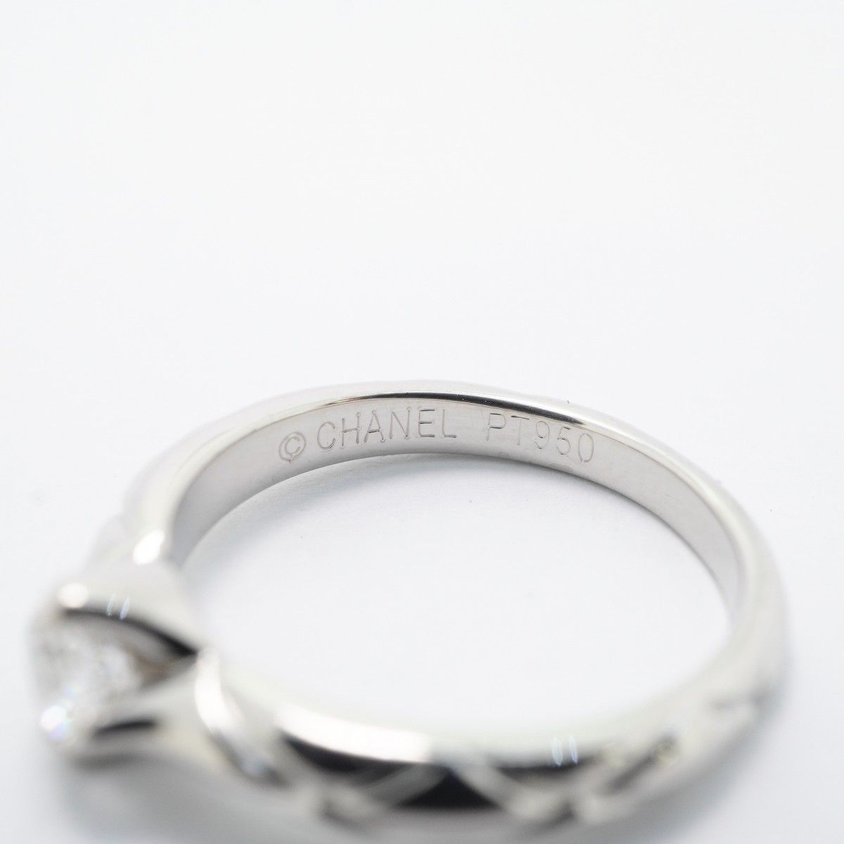 Chanel Ring Quilted Platinum Diamond — view 4