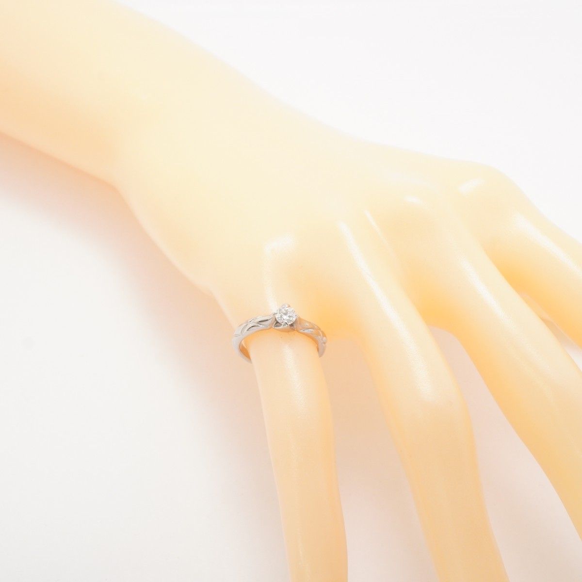 Chanel Ring Quilted Platinum Diamond — view 9