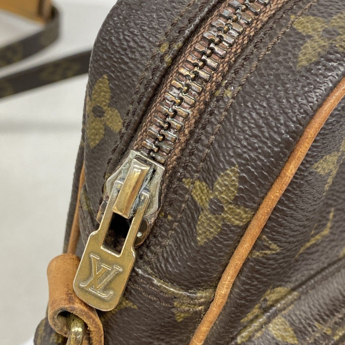 Louis Vuitton Shoulder Bag Monogram Amazon Brown — view 6