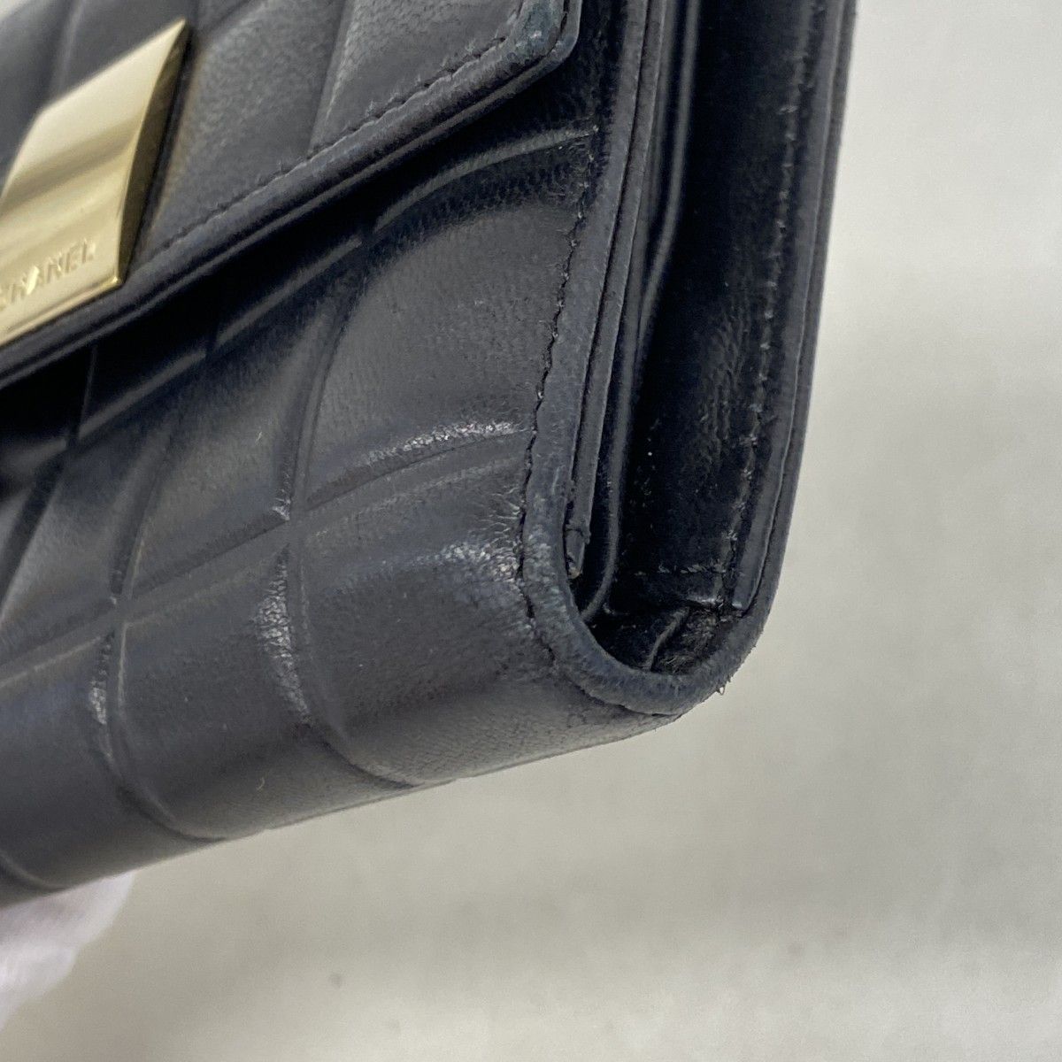 Chanel Trifold Wallet Choco Bar Lambskin Black Gold — view 6