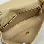 Chanel Shoulder Bag Quilted Lambskin Beige Gold — view 4