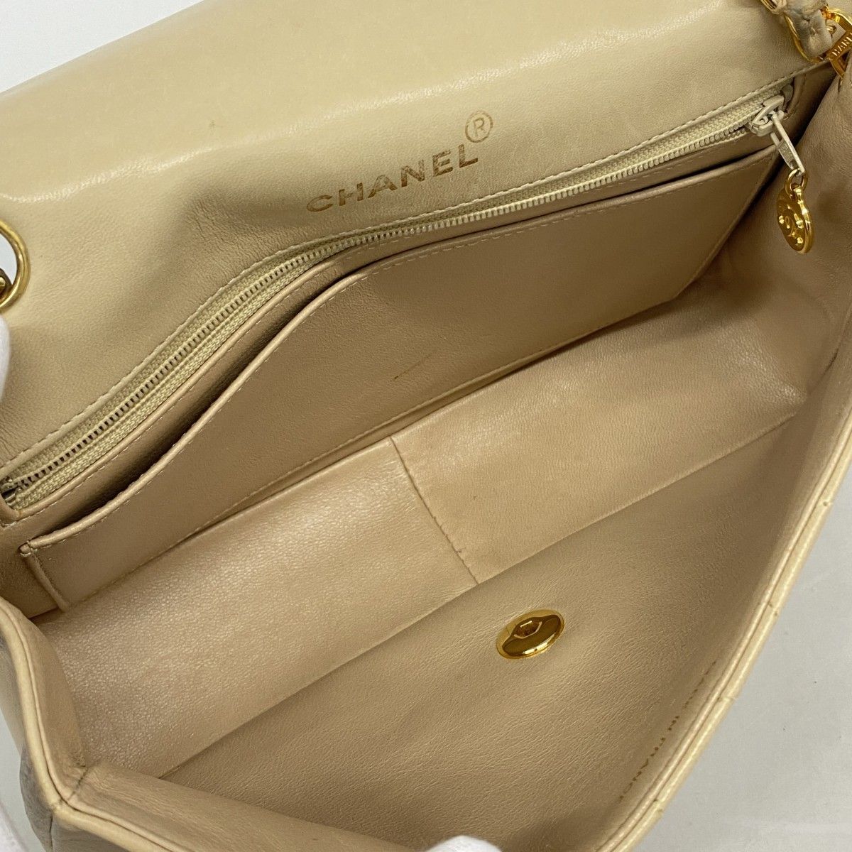 Chanel Shoulder Bag Quilted Lambskin Beige Gold — view 4