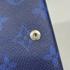 Louis Vuitton Trifold Wallet Taigarama Discovery Compact Cobalt — view 9