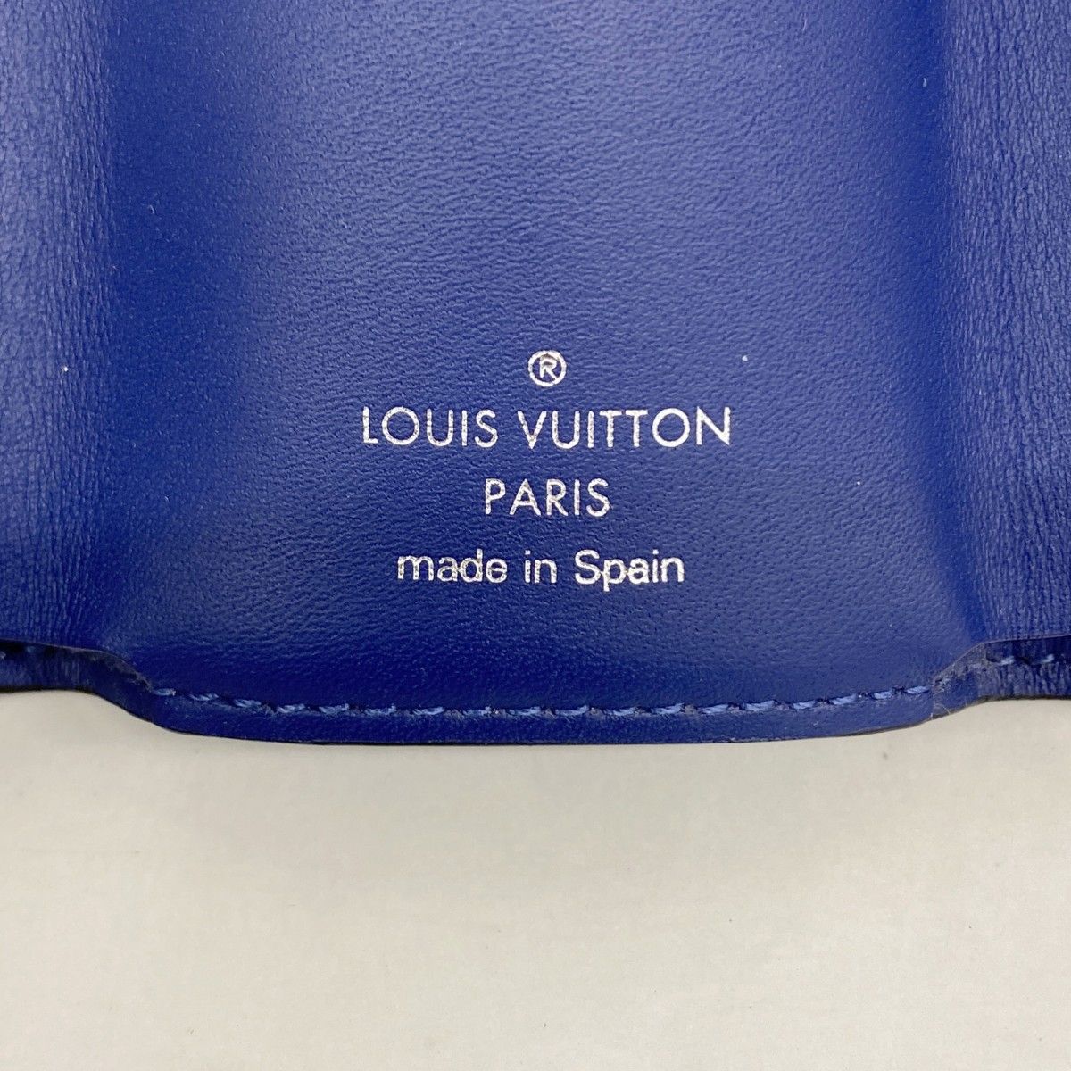 Louis Vuitton Trifold Wallet Taigarama Discovery Compact Cobalt — view 4