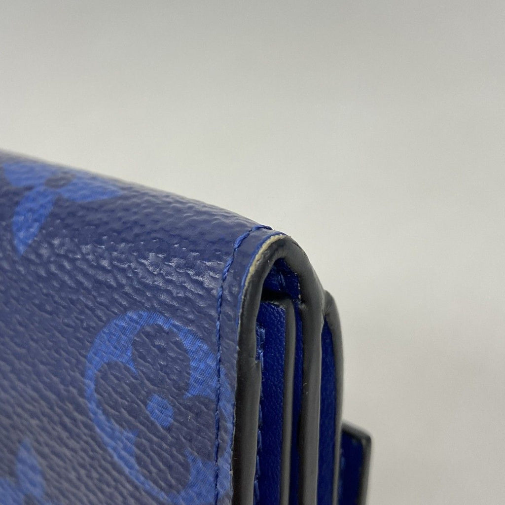 Louis Vuitton Trifold Wallet Taigarama Discovery Compact Cobalt — view 6