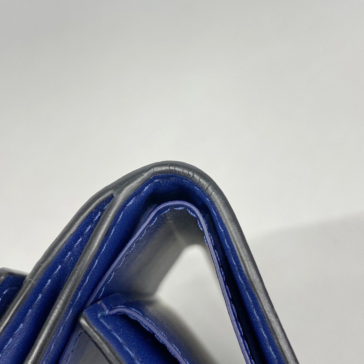 Louis Vuitton Trifold Wallet Taigarama Discovery Compact Cobalt — view 7