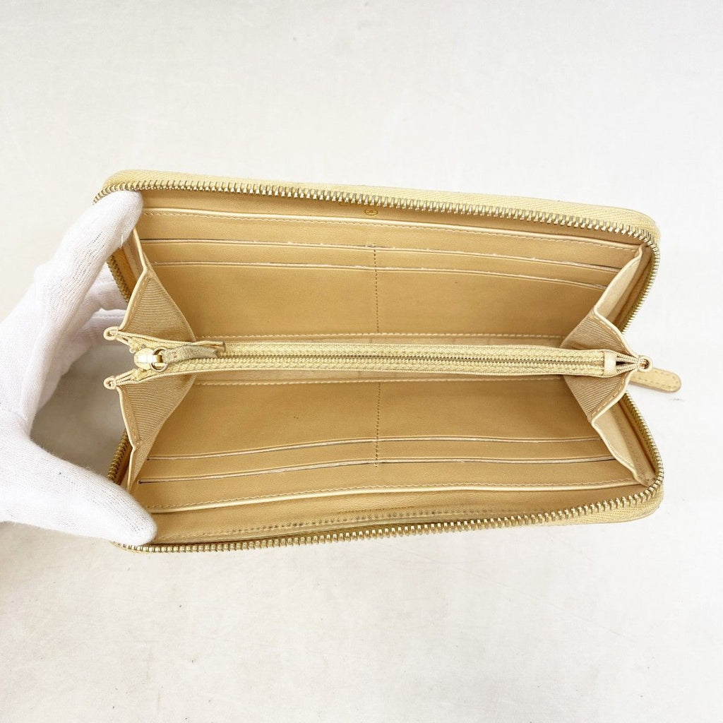Chanel Wallet Quilted Caviar Leather Beige Gold — view 3
