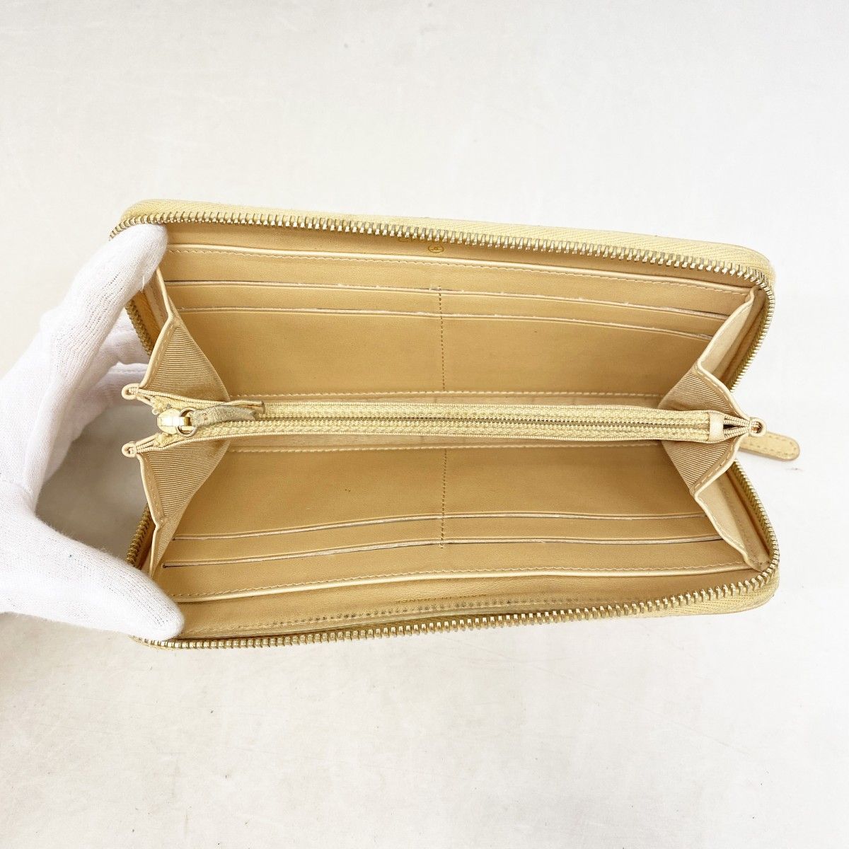 Chanel Wallet Quilted Caviar Leather Beige Gold — view 3