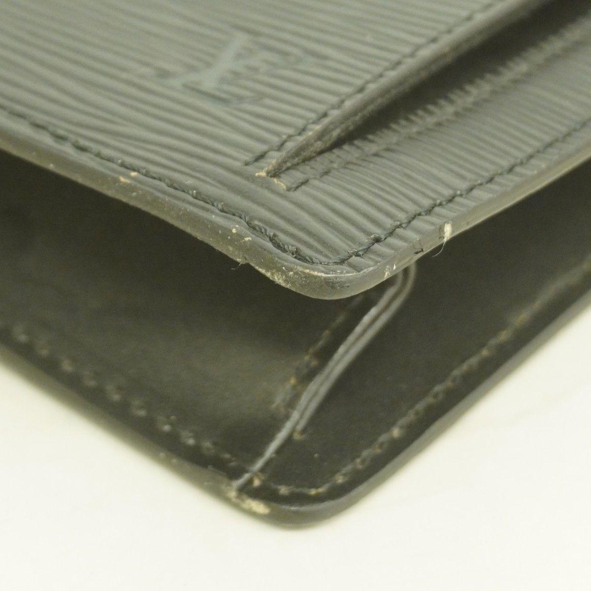 Louis Vuitton Clutch Epi Pochette Series Dragonne Noir — view 8
