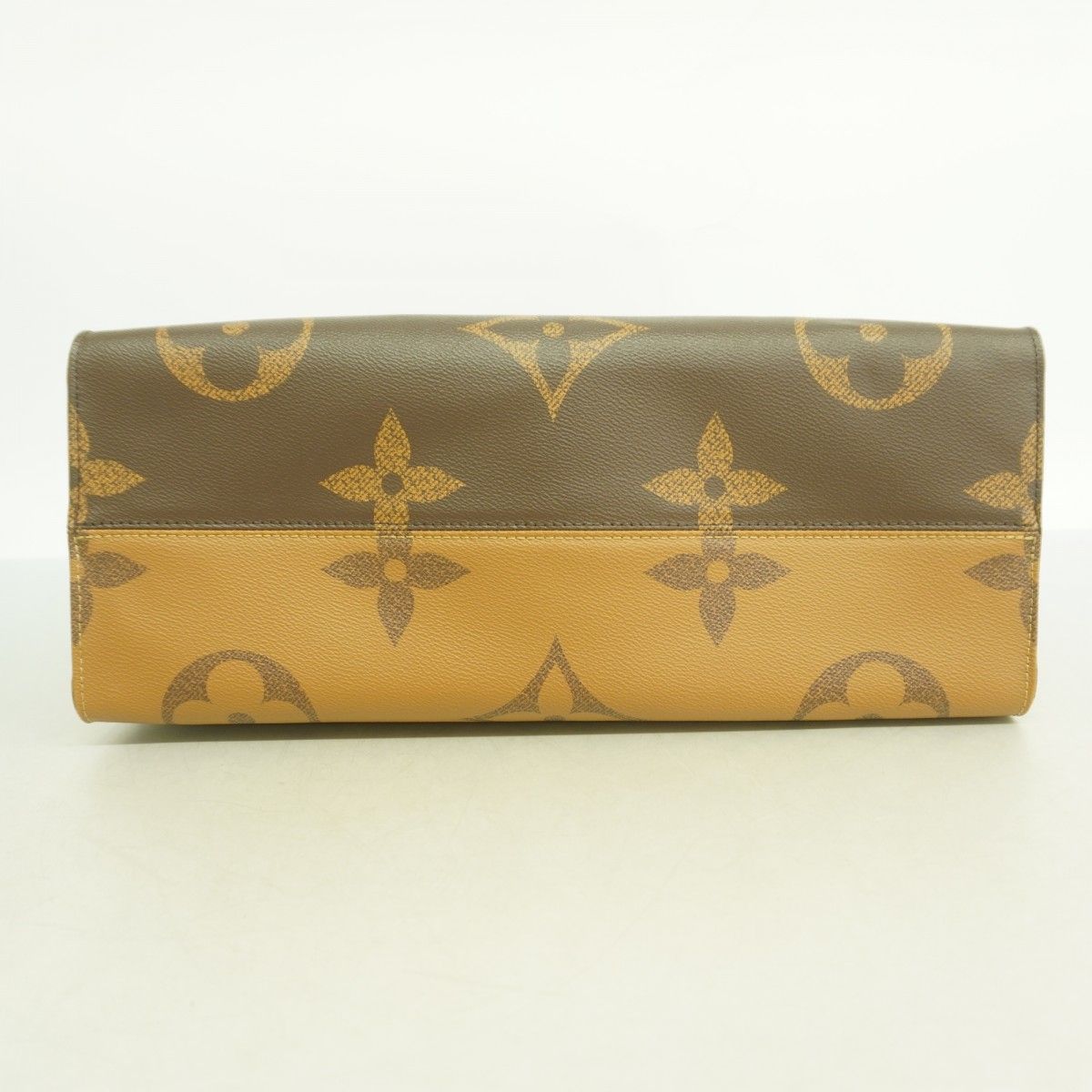 Louis Vuitton Tote Monogram Giant Reverse On The Go GM Brown 2-Way — view 3