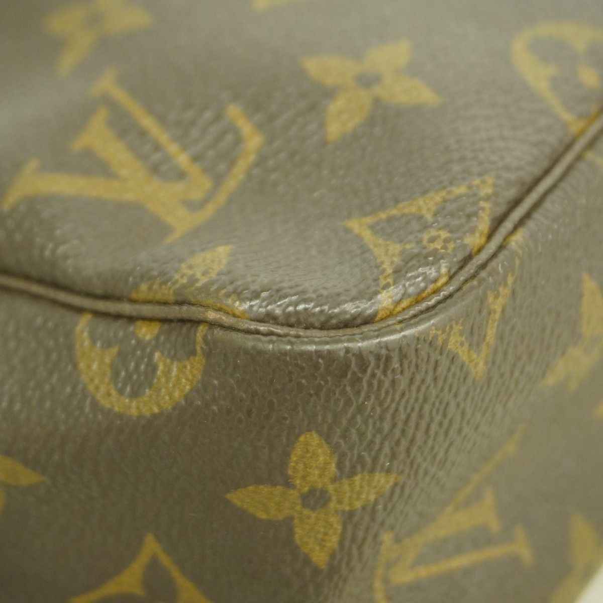 Louis Vuitton Pouch Monogram Trousse Toilet 28 Brown — view 8