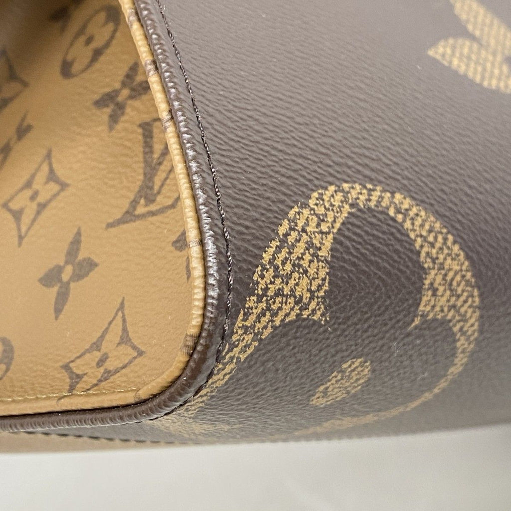 Louis Vuitton Tote Monogram Giant Reverse On The Go MM Brown 2-Way — view 6