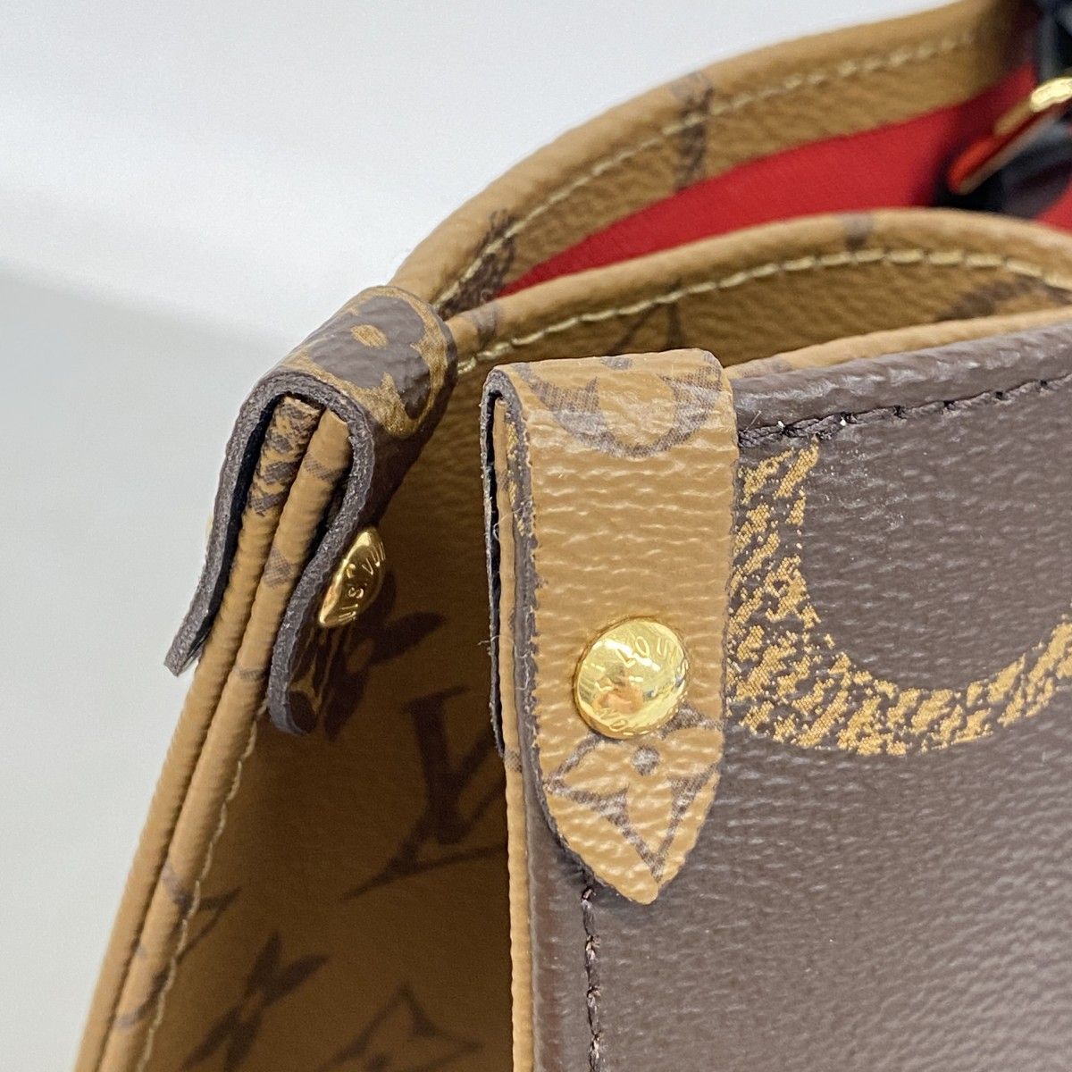 Louis Vuitton Tote Monogram Giant Reverse On The Go MM Brown 2-Way — view 7
