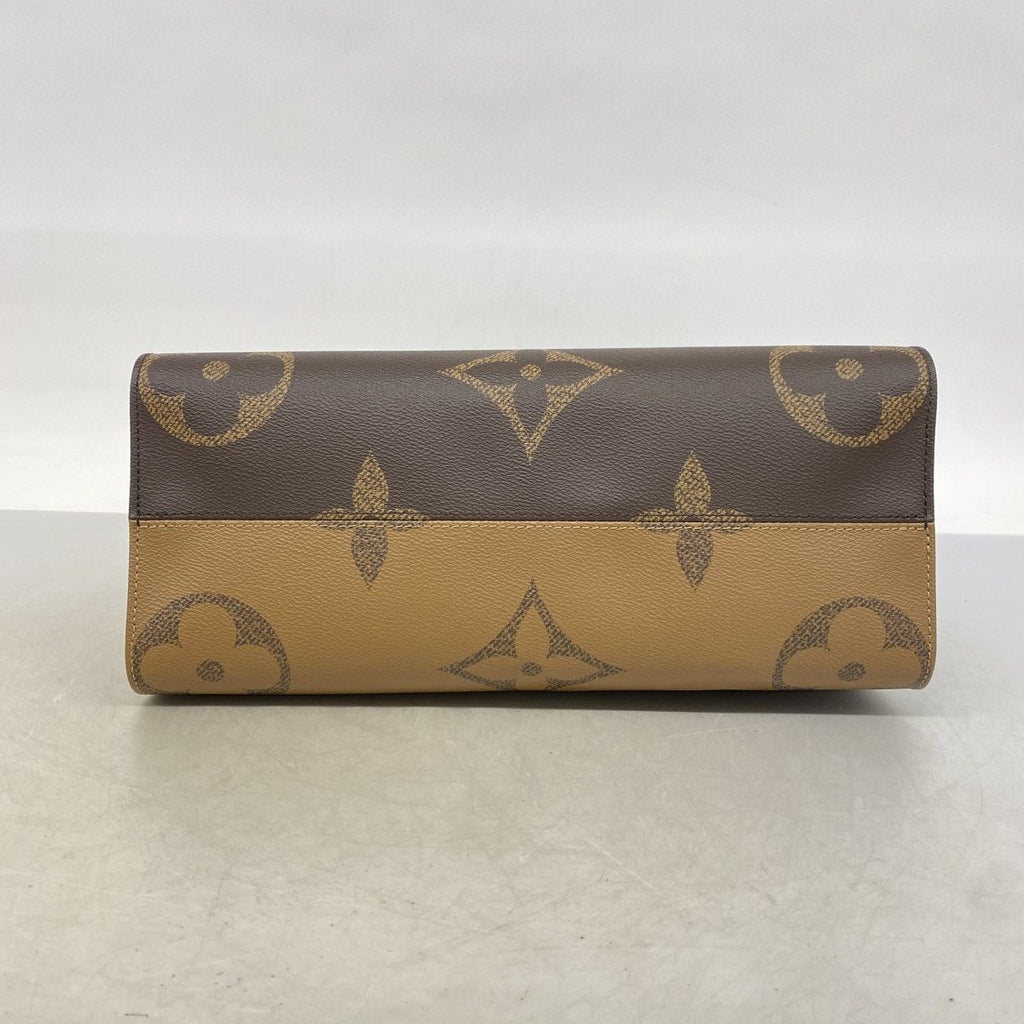 Louis Vuitton Tote Monogram Giant Reverse On The Go MM Brown 2-Way — view 3