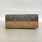 Louis Vuitton Tote Monogram Giant Reverse On The Go MM Brown 2-Way — view 3